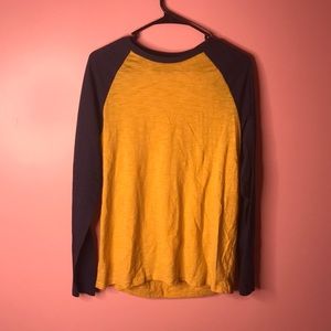 Women’s long sleeve T. Blue, yellow baseball shirt